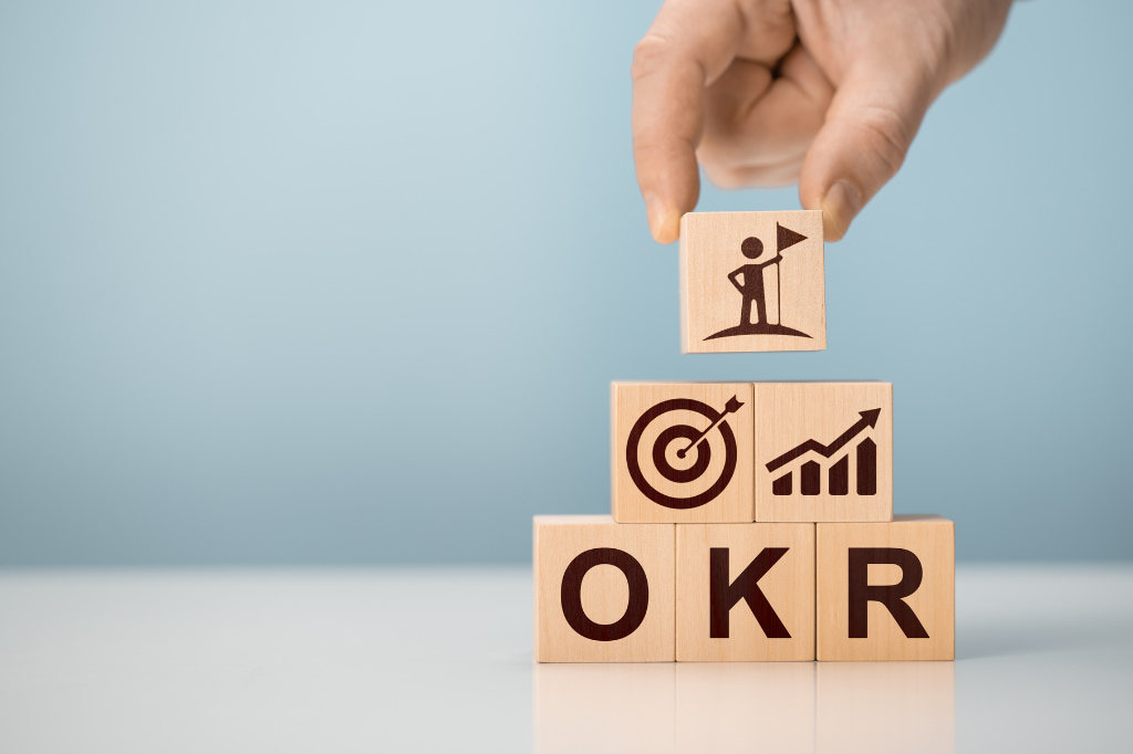 OKRs y KPIs